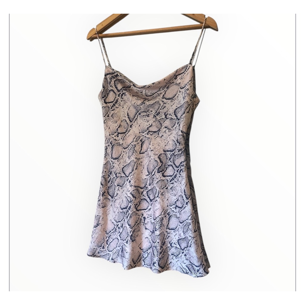 Women's Victoria + Sophia‎ Dress Size S Pink Snake Print Mini